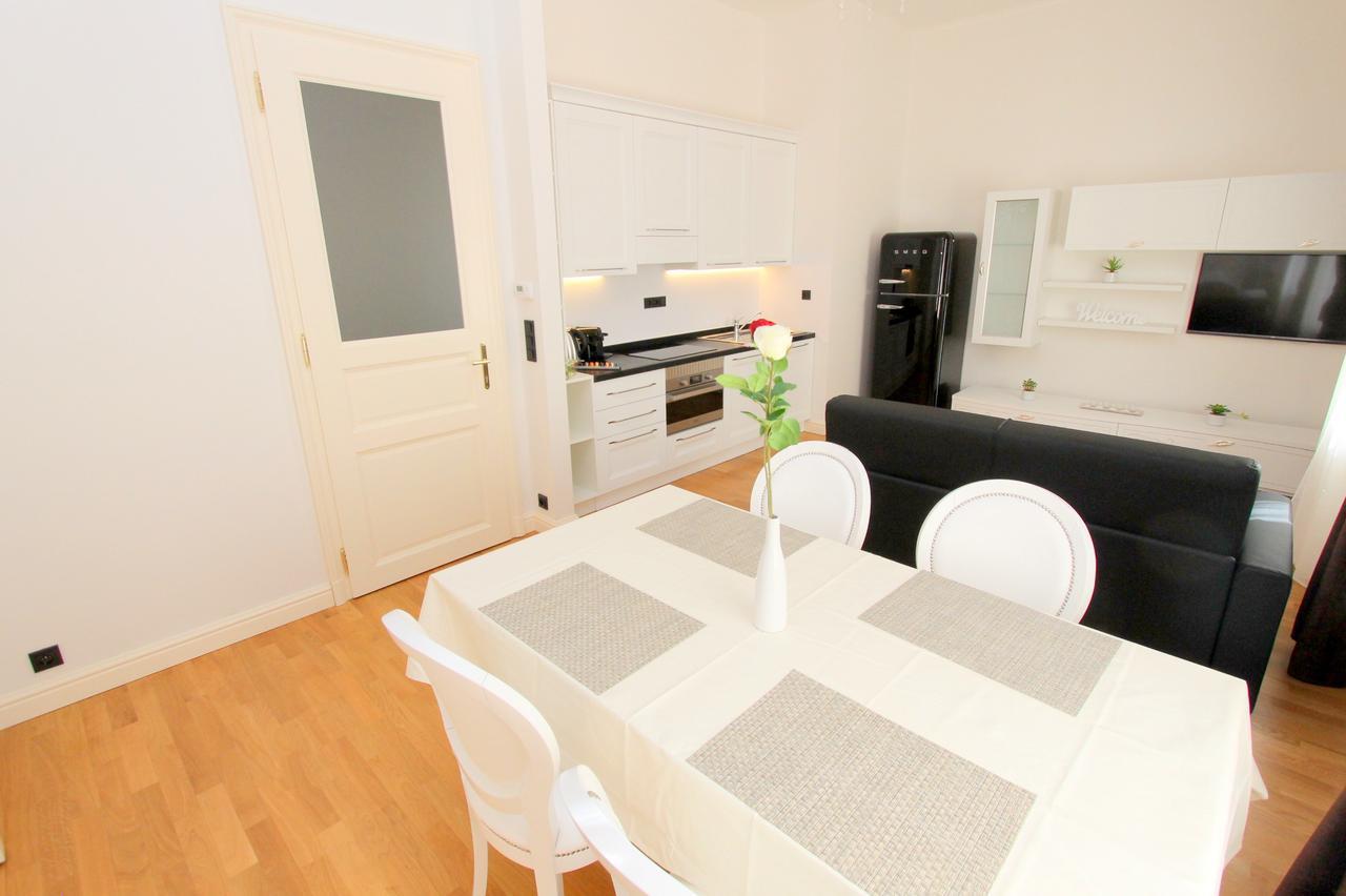 Luxury Apartments Krocinova Prag Eksteriør billede