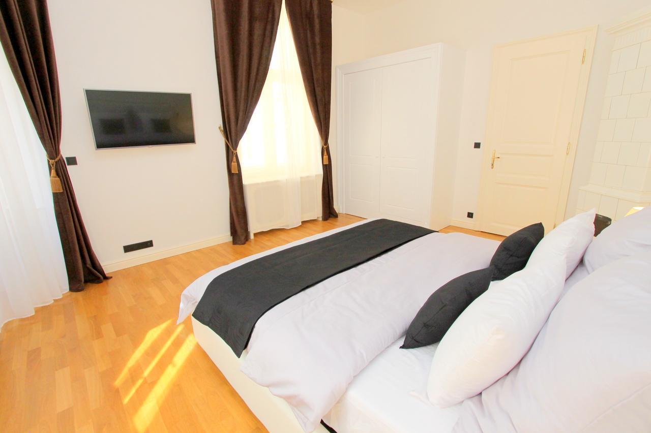 Luxury Apartments Krocinova Prag Eksteriør billede