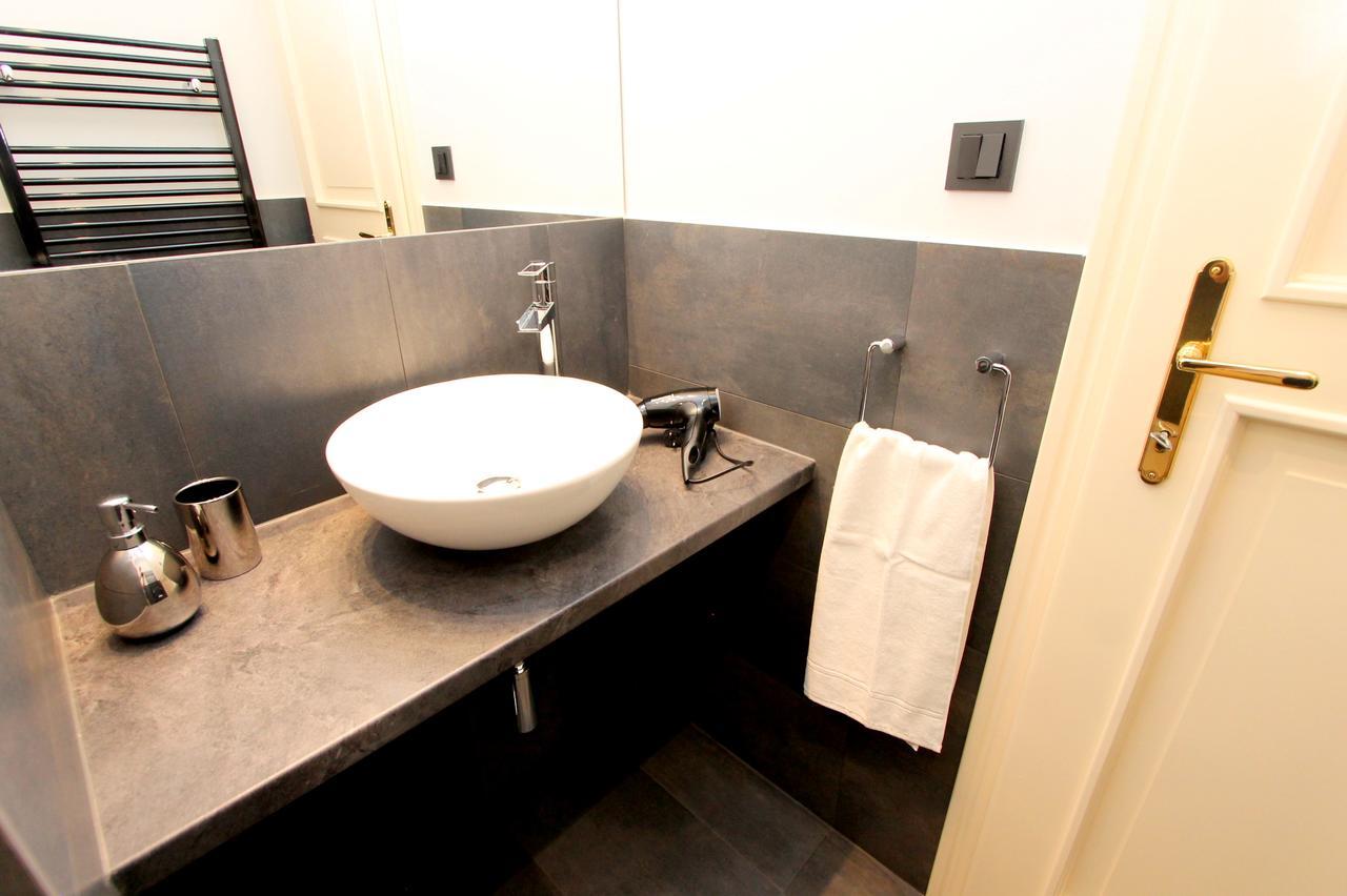 Luxury Apartments Krocinova Prag Eksteriør billede