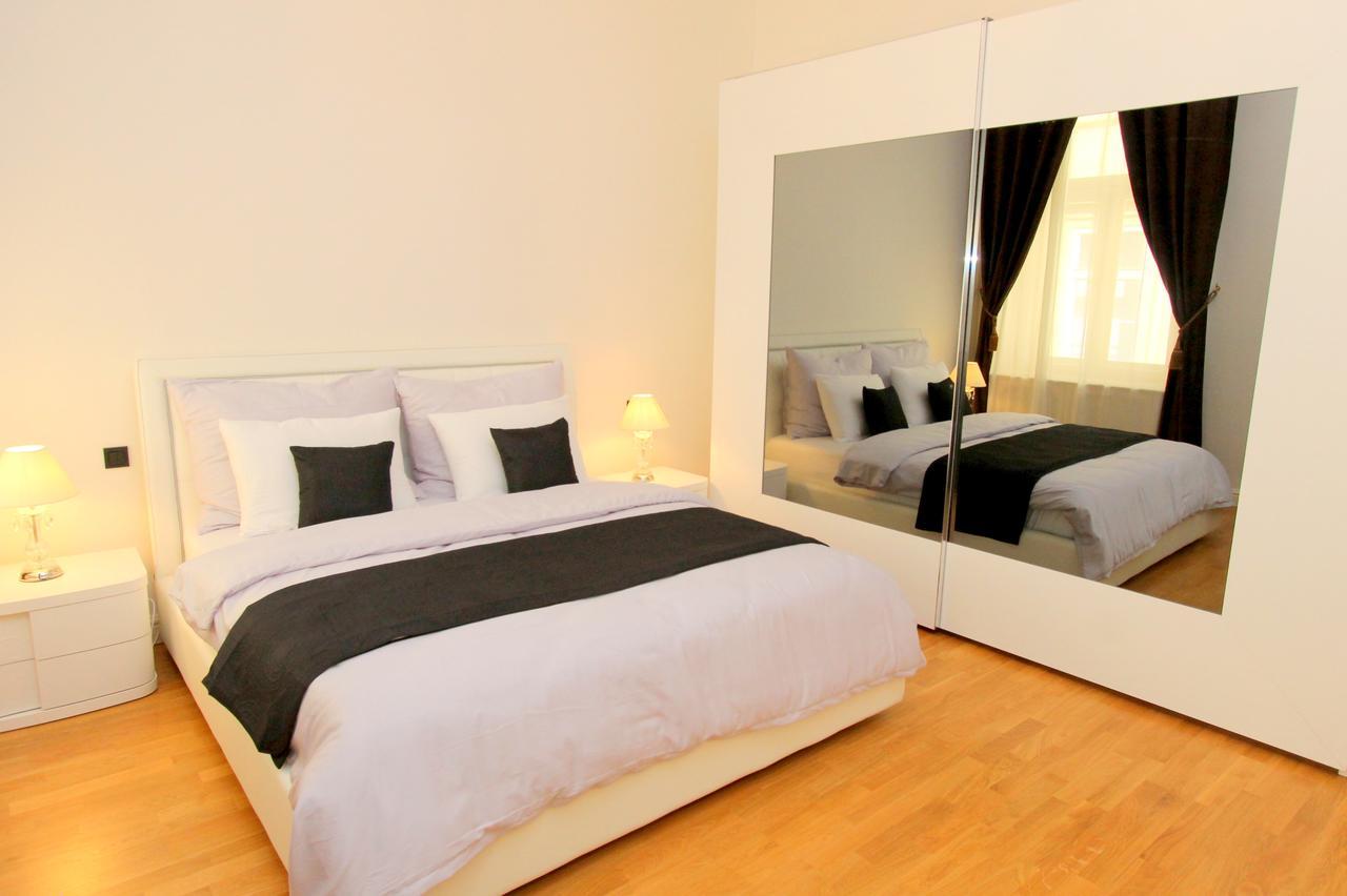 Luxury Apartments Krocinova Prag Eksteriør billede